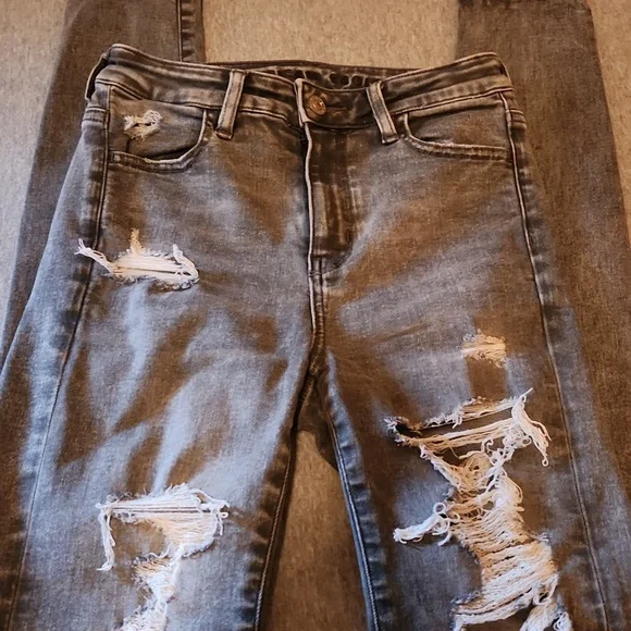 American Eagle Very Distressed Skinny Gray Women's Jeans Size 0 - Picture 4 of 11